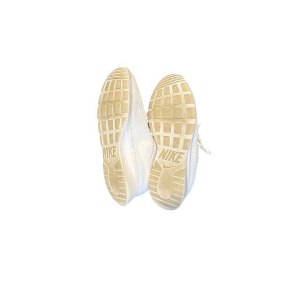 Nike women white running shoes sz 8 uk 5.5 style 812655-110 - Picture 2 of 9